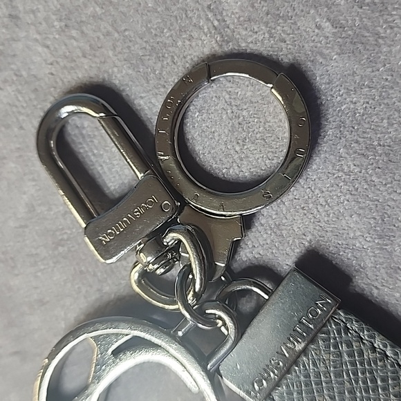 Louis Vuitton Gray Silver Leather Palladium Logo Keychain Bag Charm Accessory - Picture 4 of 7